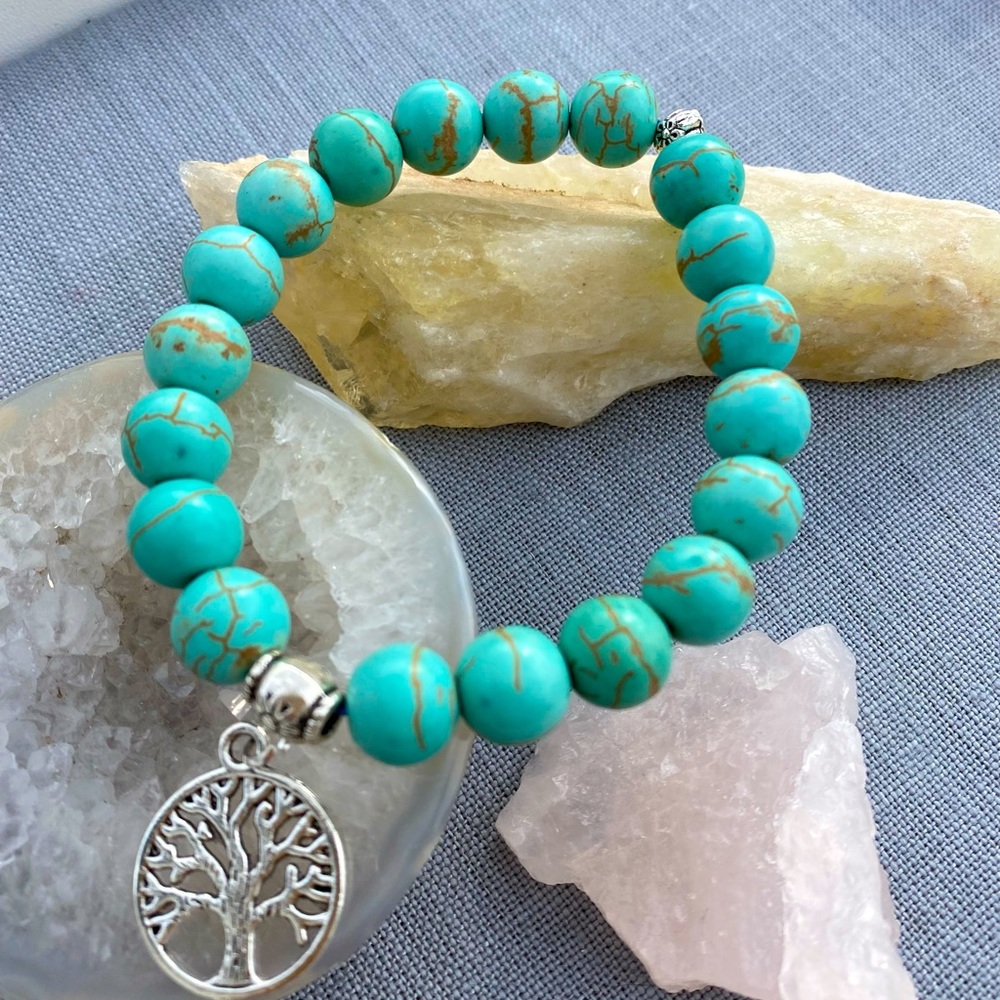 Crystalbabyhkyyc 🔮 Howlite bracelet